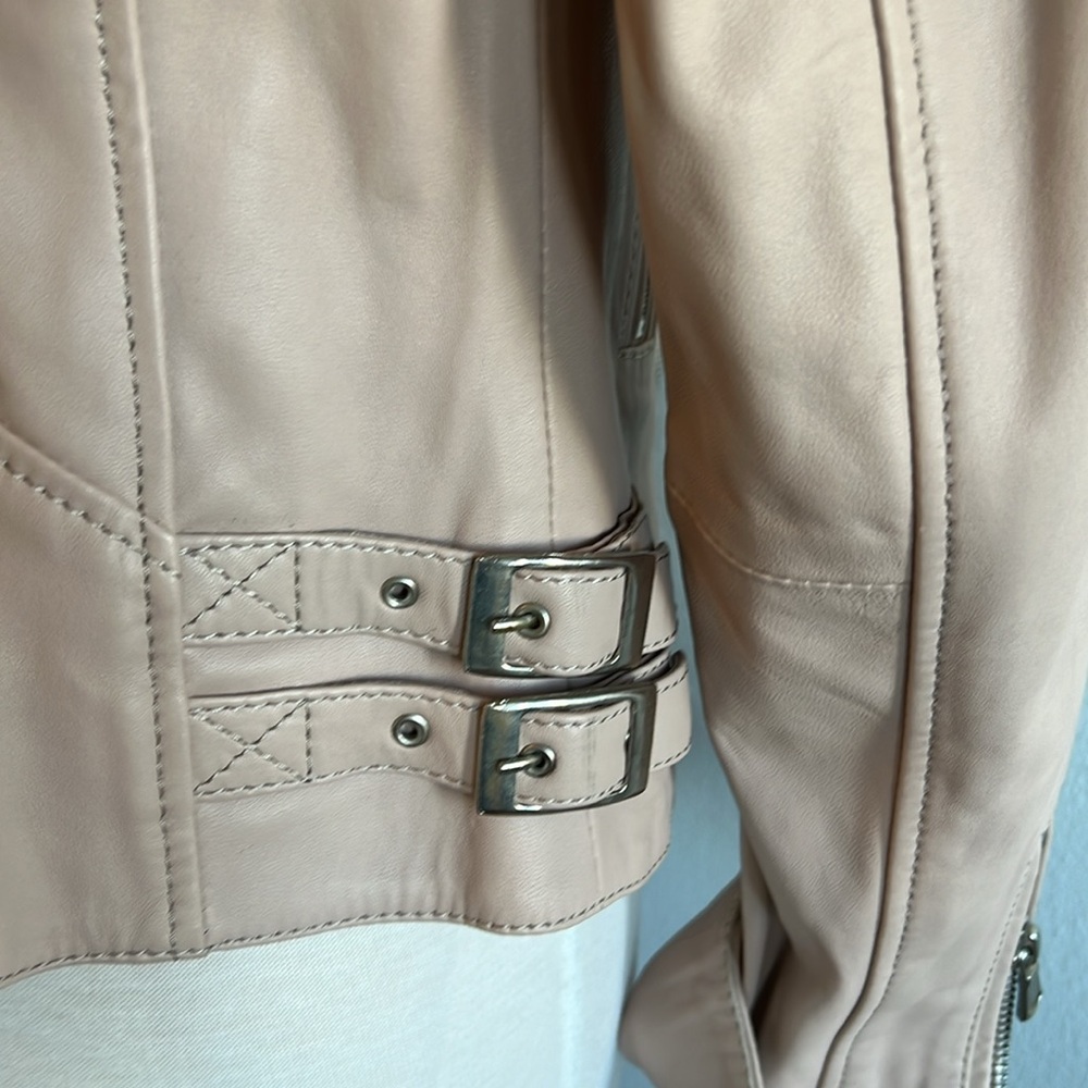 Beautiful Lined Leather Jacket - image 4